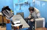 Занимающийся ремонтом обуви предприниматель Саркис Товмасян: Если ставки страховых отчислений не изменятся, мне придётся закрыть своё дело