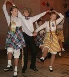 Зажигательный танец «Кантри» в исполнении шестиклассников средней школы № 3 с. Камень-Рыболов