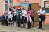 В этом году в Новоселищенской школе – 111 учеников, из них 4 одиннадцатиклассника и 8 первоклассников. За период с 2001 года Новоселищенскую школу окончили 10 серебряных медалистов