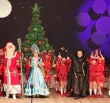 Несмотря на проделки нечистой силы, к концу театрального представления Новый год пришёл ко всем детям