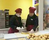 Китайские коллеги особенно заинтересовались тем, как русские кондитеры украшают торты