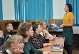 Учитель информатики Камень-Рыболовской школы №3 Валентина Кочетова рассказала подросткам об опасностях, подстерегающих на просторах глобальной сети