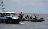 В ходе праздника военнослужащие катеров пограничной береговой охраны произвели условное задержание контрабандистов