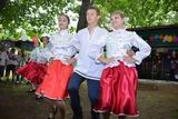 Танцевальный коллектив «Вольница» из Ильинки приготовил для сельчан танец «Черноморочка»