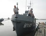 Экипаж большого гидрографического катера во главе с капитаном Николаем Ерышевым
