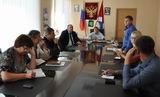 На совещании представитель «Славянки» заявил, что эта организация не может отказаться от обслуживания жилфонда гарнизонов без соответствующего приказа