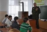 Руководитель местного отделения «Боевого братства» Владимир Головин провёл беседу со старшеклассниками