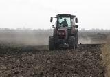 Хорошо нынче разделывается почва под ранние зерновые в ООО «Агро-Дэсун Ханка»