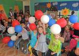 Юные зрители обрадовались концерту и подаренным воздушным шарам
