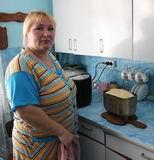 Татьяна Новожилова, как и многие другие в Дворянке, сама печёт хлеб