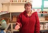 Хозяйка местной продуктовой лавки Елена Сердюкова раздает продукты в долг, потому и полки в магазине полупустые