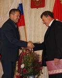 Глава Ханкайского района Владимир Мищенко поздравил Алексея Волкова со вступлением в должность