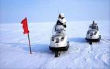 Зимой пограничники охраняют границу на снегоходах