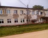 Старый фасад дома культуры администрация Камень-Рыболовского сельского поселения планирует преобразить, обшив его сайдингом