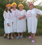 На фото слева направо: внучка автора письма Лиза, Валерия Иващенко, Татьяна Смирнова, Ирина Руденко