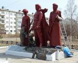 В рамках подготовки к празднованию Дня Победы проводятся ремонтные работы на памятнике ханкайцам, погибшим в годы Великой Отечественной войны (около ЦДК с. Камень-Рыболов)