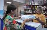 Оператор почтовой связи Елена Печёнкина всегда с улыбкой встречает клиентов