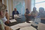 Вице-губернатор Гагик Захарян (в центре стола) оценил подготовку Ханкайского района к предстоящему отопительному сезону