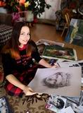 Юная художница мечтает преподавать живопись в школе искусств
