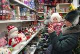 Лина Баталова с дочкой Машей уже выбирают украшения для своей новогодней ёлки