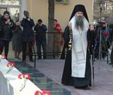 Поминальную литию о погибших воинах на митинге отслужил викарий Владивостокской епархии, епископ Иннокентий