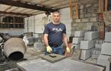 Игорь Басай уже восьмой год занимается изготовлением тротуарной плитки и других железобетонных изделий