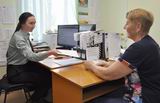 В отделе приёма населения ( на снимке – специалист Нина Ялтунова) каждому обратившемуся гражданину предложат подходящие варианты помощи…