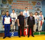 Александр Бакушев из Камень-Рыболова (в центре) завоевал первое место в возрастной категории «14-15 лет»