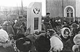 21 марта 1969 года, центр села Камень-Рыболов. На похоронах героев-даманцев было много военных и жителей района, из далёких уголков страны приехали родственники погибших пограничников