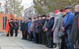 По традиции участники мероприятия почтили память погибших в Великой Отечественной войне минутой молчания