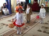 Фото с конкурса "Мисс Дюймовочка", который проходил 11 мая в Камень-Рыболовском детском саду №9